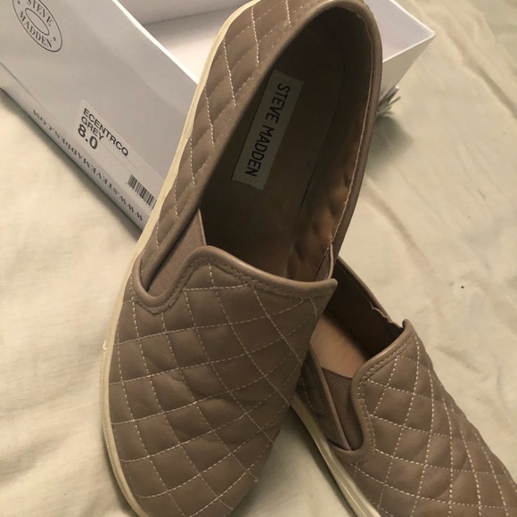 Steve Madden size 8 quilted sneakers - Picture 3 of 3